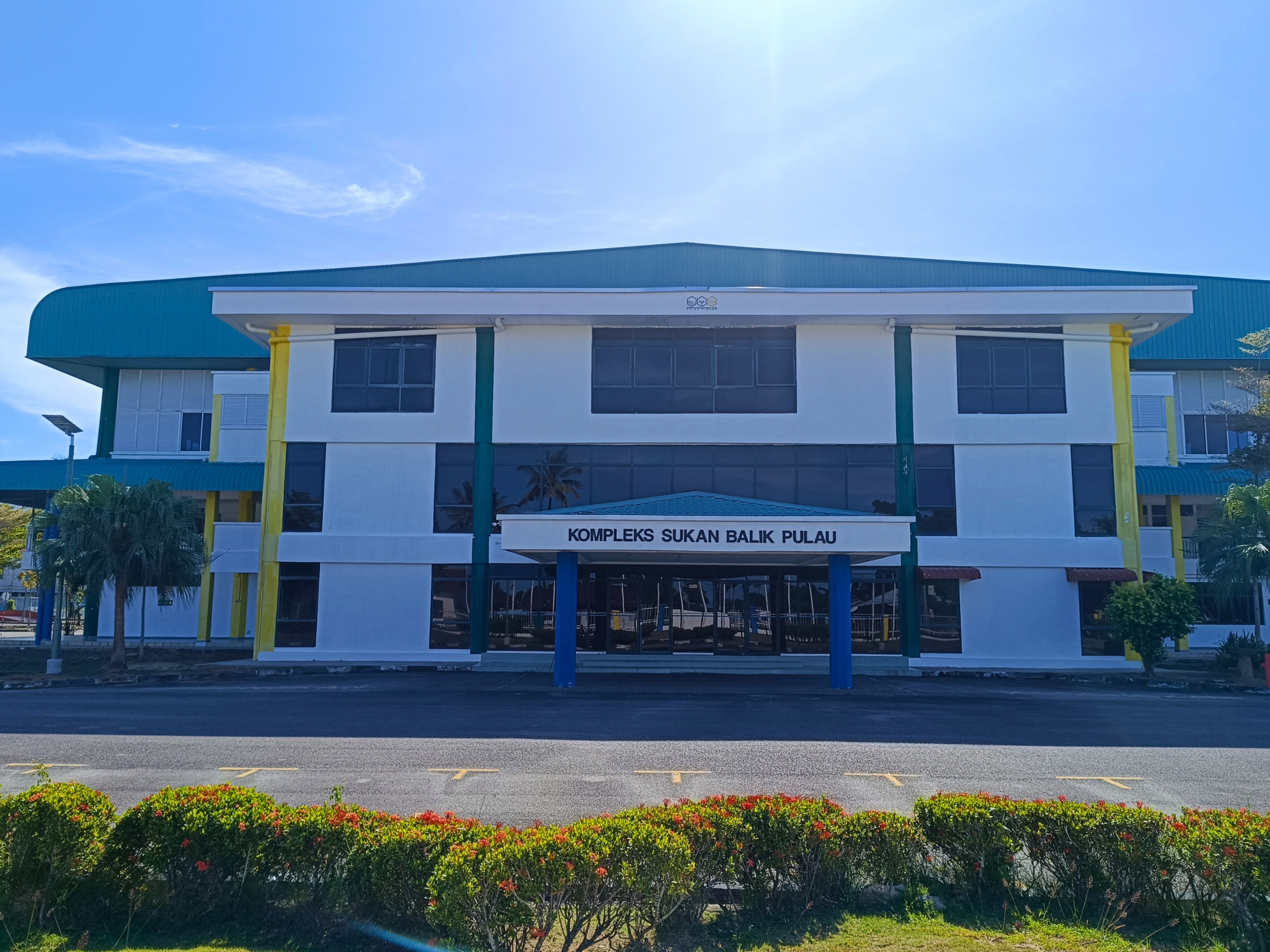 kompleks sukan balik pulau scaled